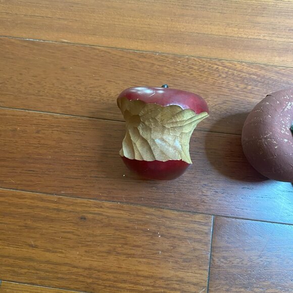 Country Kitchen Decor Set of 3 Apples - Picture 4 of 6